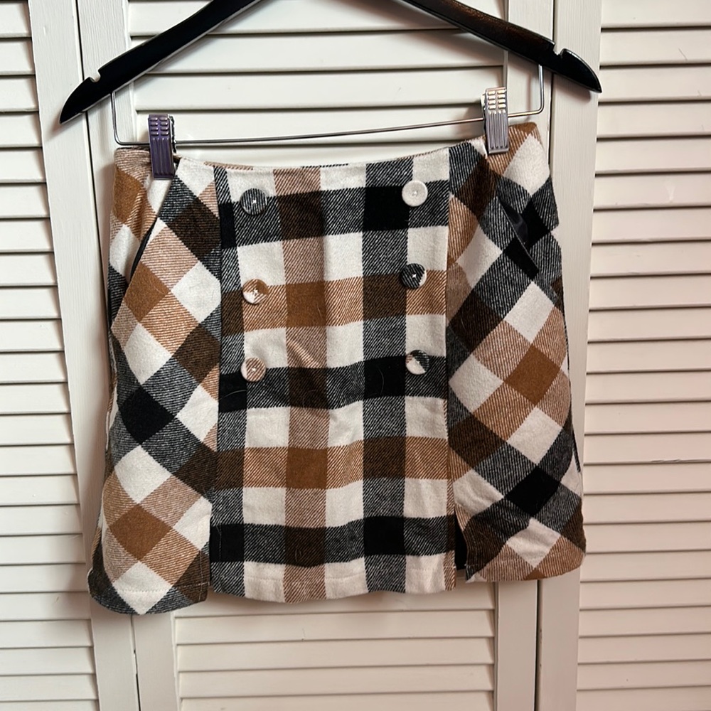 size small forever 21 tan, cream, black plaid mini skirt